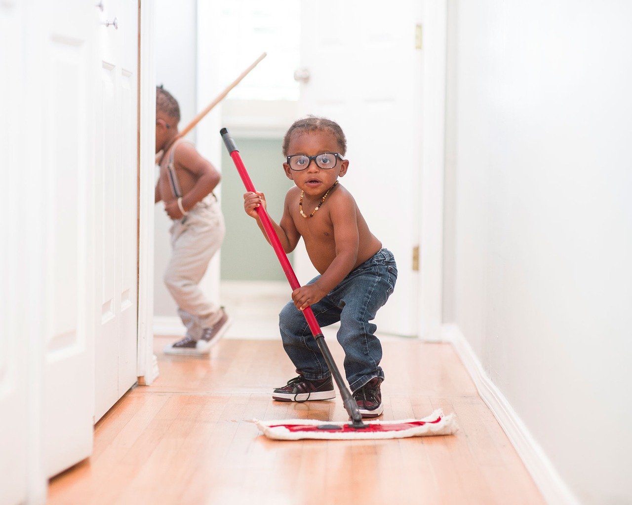 child cleaning